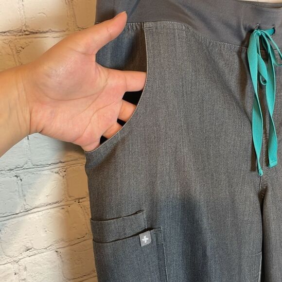 Figs Gray Pant and Top Set Size Large - Picture 4 of 16